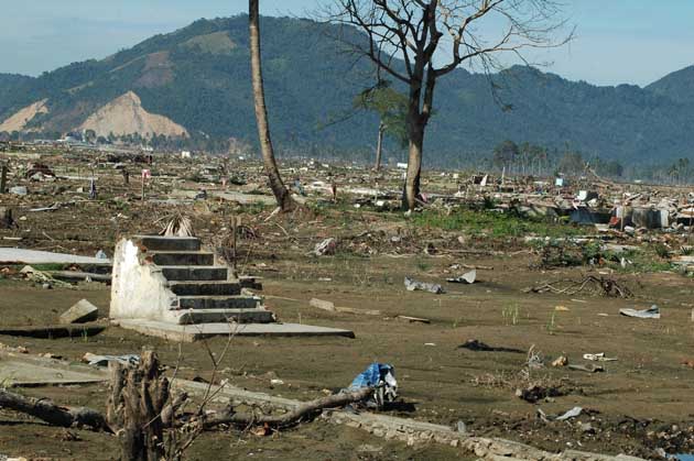 nach dem Tsunami 2004